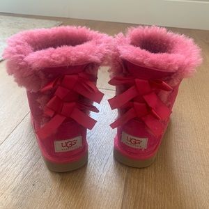 Girls Pink Uggs.